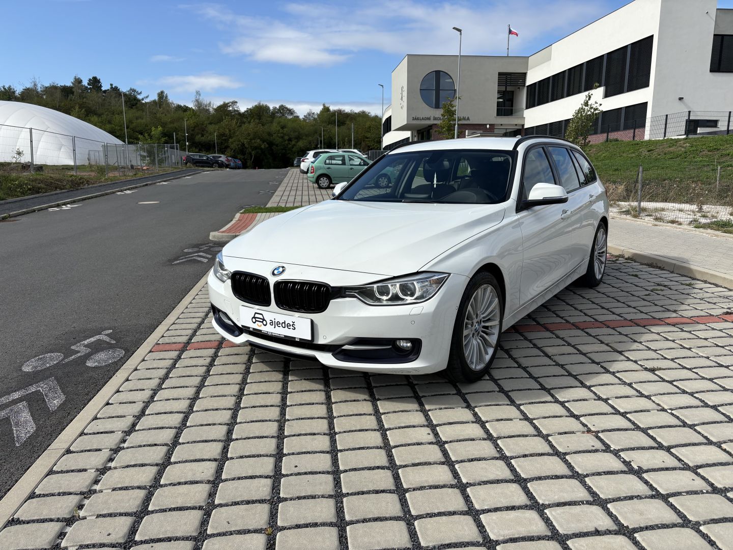BMW 318d image 1