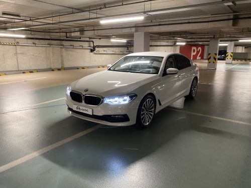 BMW 540i xDrive G30 image 1