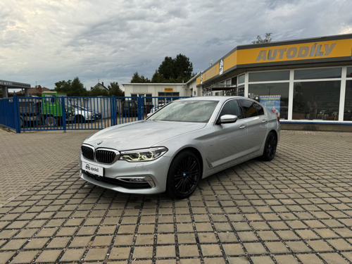 BMW 540i xDrive image 1