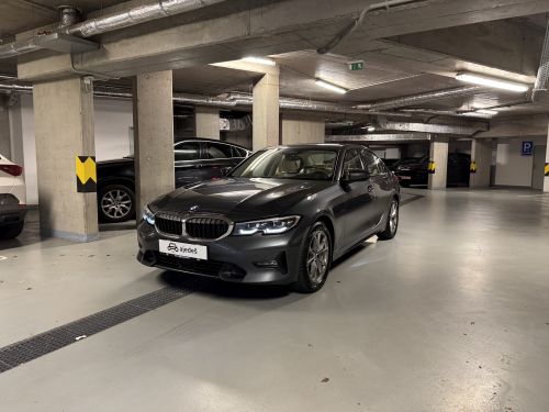 BMW 330d image 1