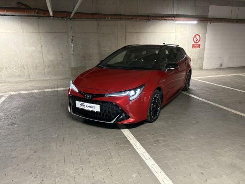 Toyota Corolla Touring Sports 1.8 hybrid image 1