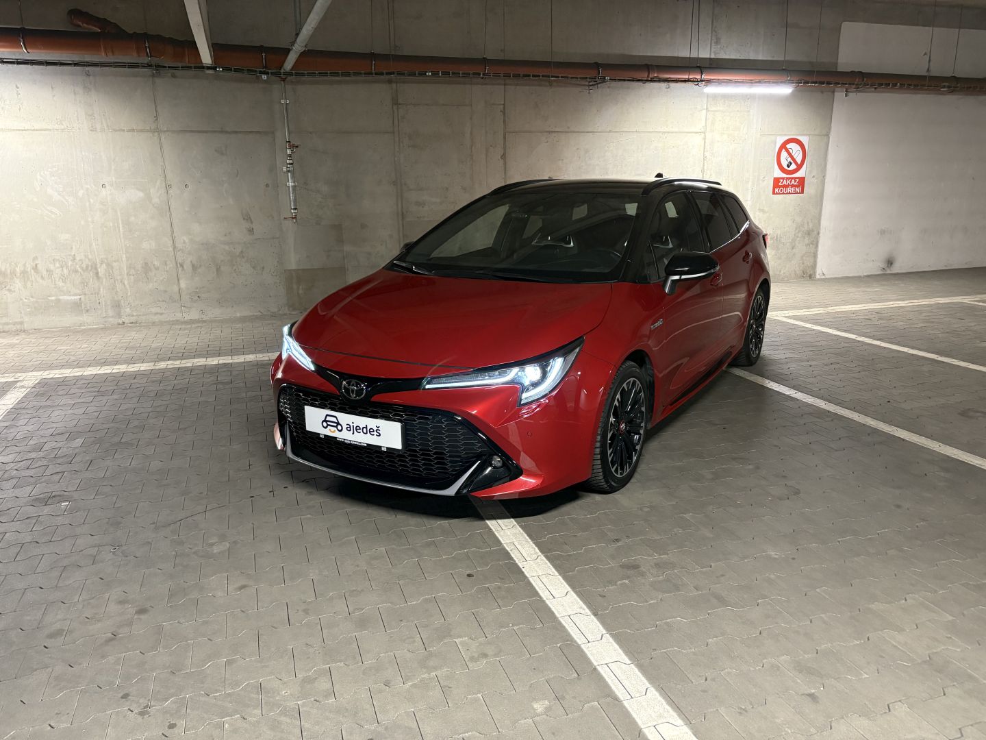 Toyota Corolla Touring Sports 1.8 hybrid image 1
