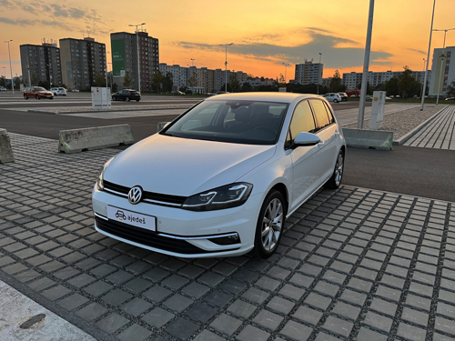 Volkswagen Golf 1.0 TSI image 1